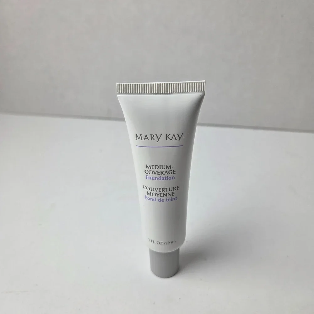 Mary Kay Medium Coverage Foundation 1 fl. oz. Ivory 104 Gray Cap 355100 - NOS